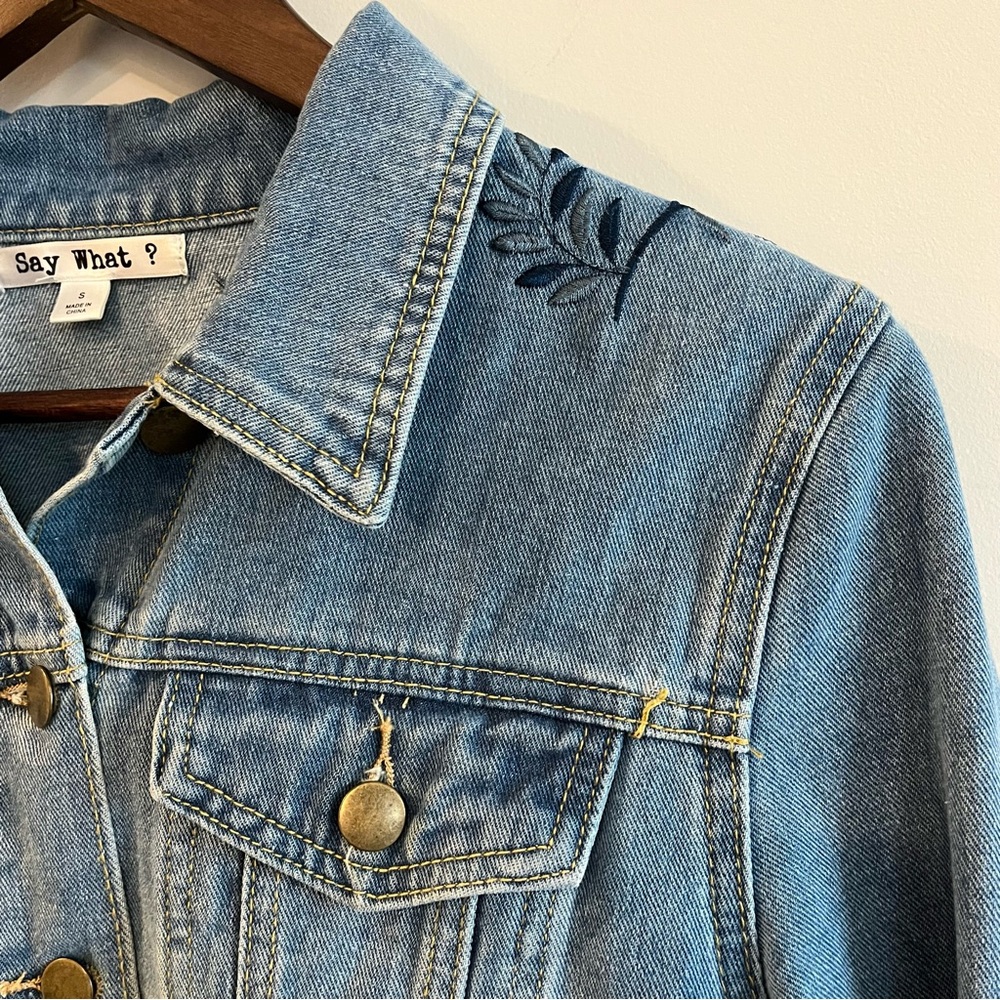 Say What? Embroidered Boho Denim Jacket Floral Blue and White Embroidered Sz S - Picture 4 of 9